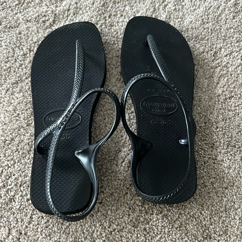 Havianas black womens size 6.